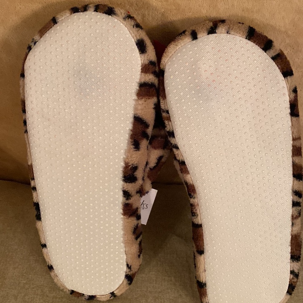 Slippers - Picture 2 of 4